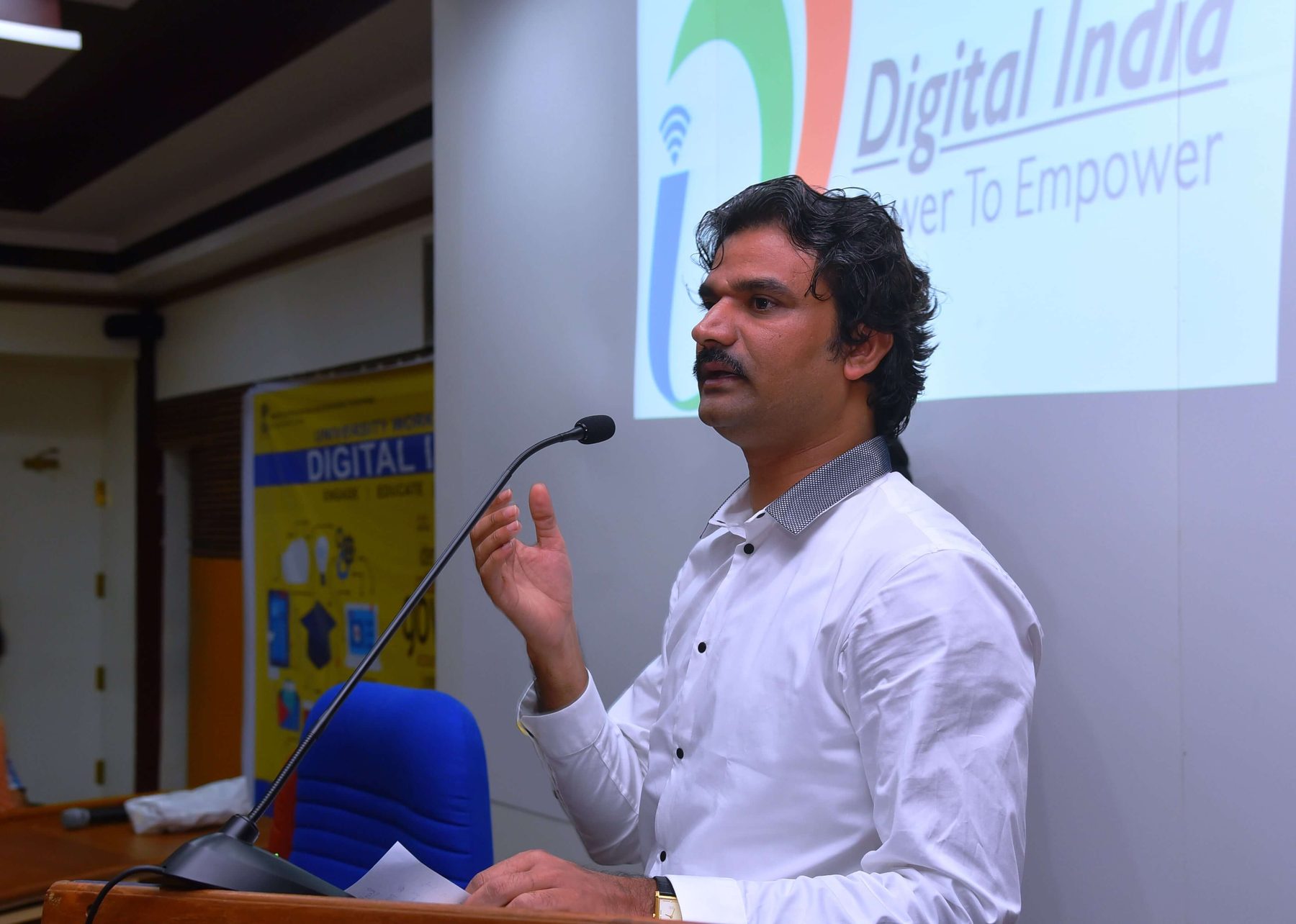 Facilitator presenting at a Digital India workshop